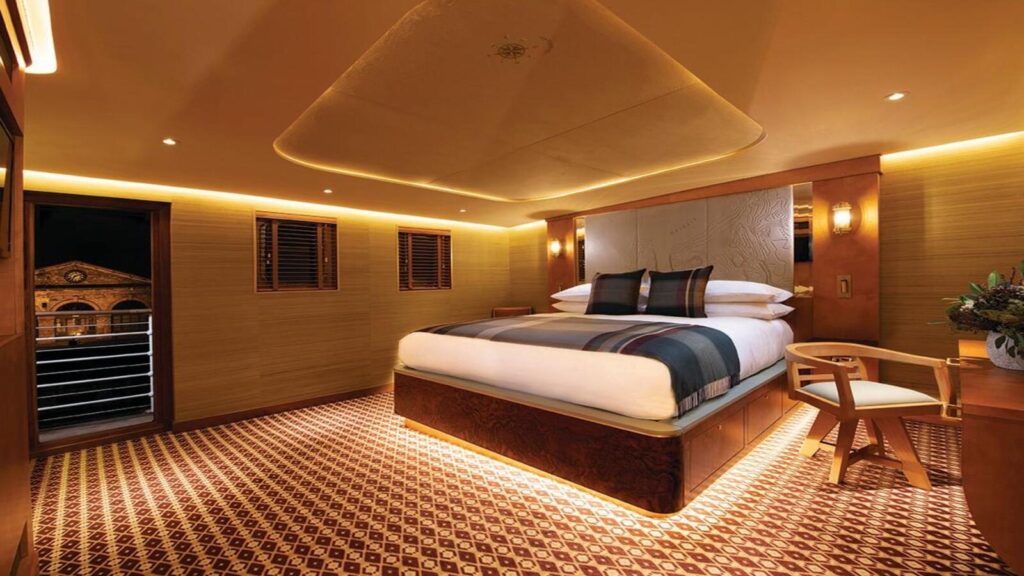 Fingal Ship Hotel Edinburgh Room